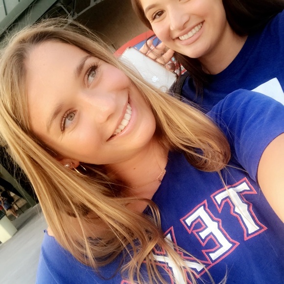 Meet your Posher, Caroline - Picture 1 of 1